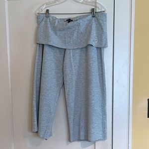 bebe Sport Gaucho Pants Size Large Gray